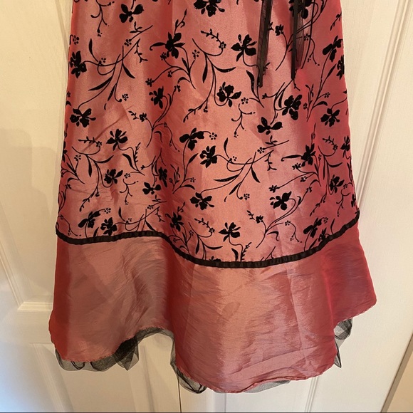 Girls Elegant Formal Dress - Picture 4 of 7